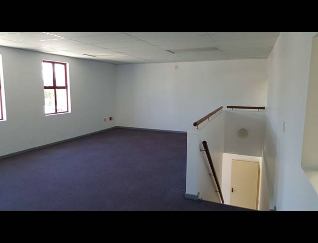 330M² WAREHOUSE TO LET IN KILLARNEY GARDENS